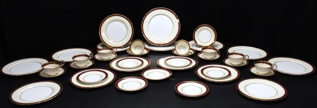 AYNSLEY "LINCOLN" DINNERWARE SET
