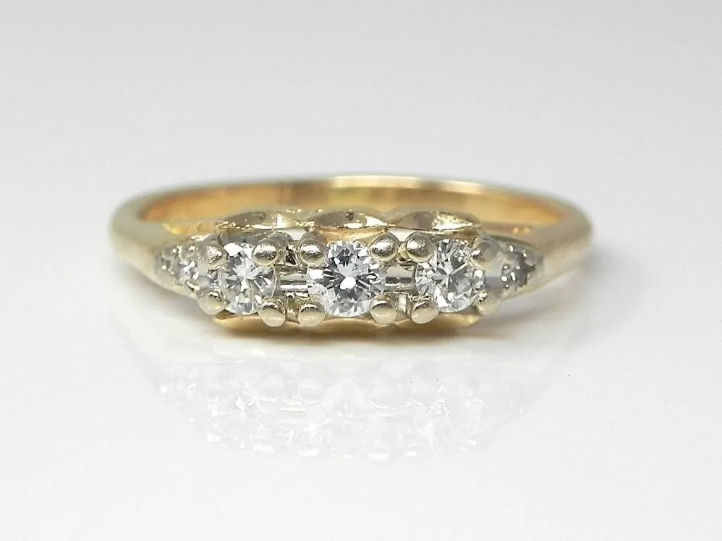 14KT WHITE & YELLOW GOLD DIAMOND RING 2.27g $2300
