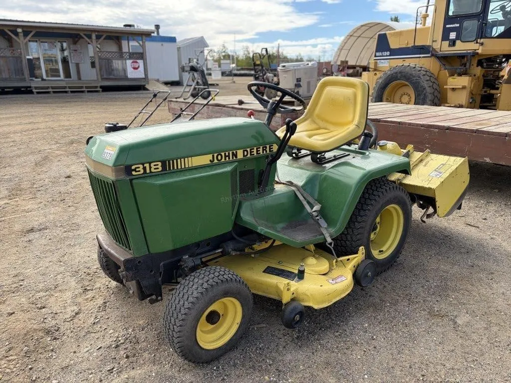 John Deere 318 Riding Lawn Mower - 46 Inch