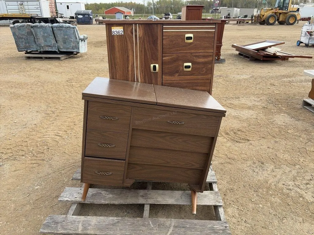Singer Sewing Machine With Cabinets & Dresser