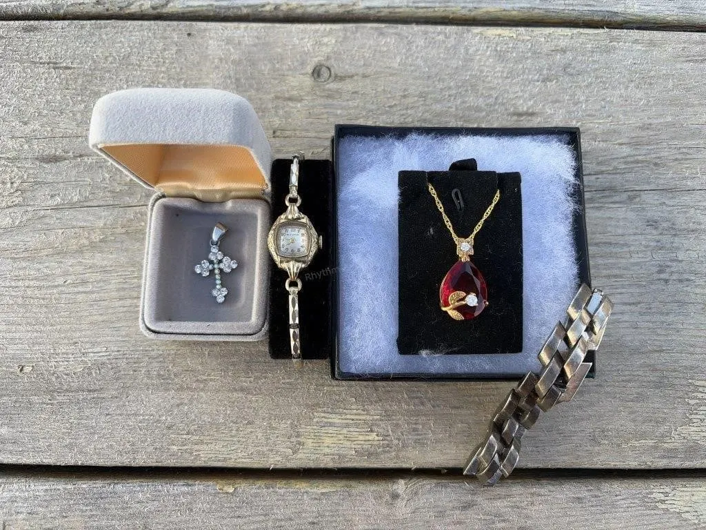 Four Pieces of Jewelry