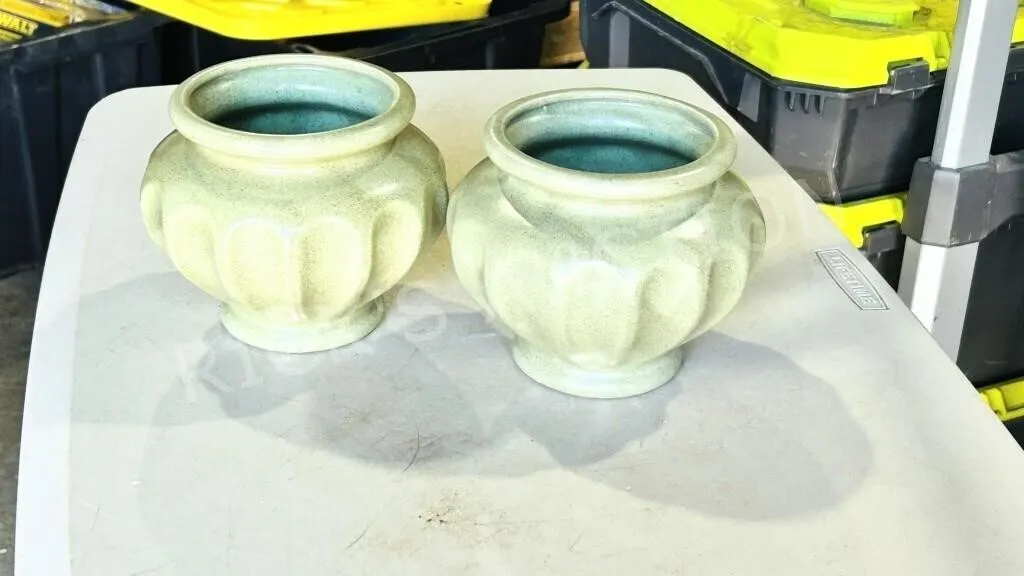 Pair of vintage Haeger pottery vases - 5"