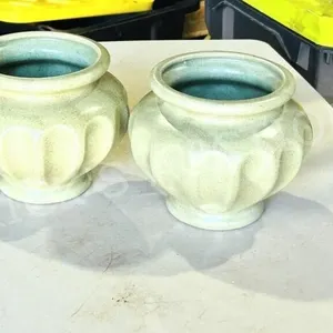 Pair of vintage Haeger pottery vases - 5"