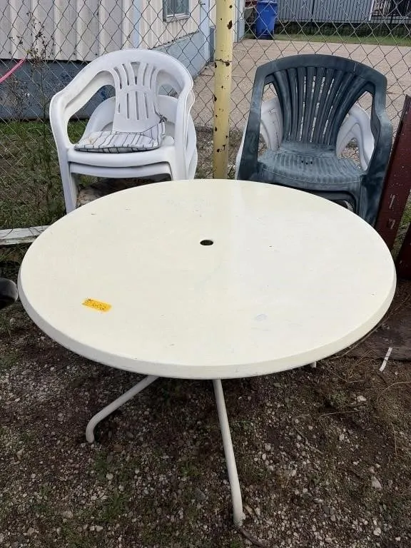Metal Patio Table with 8 Plastic Chairs