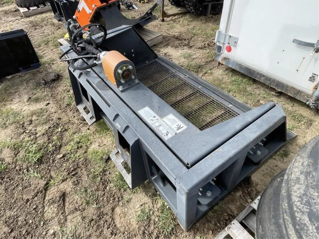 Wolverine Universal Attach 72" Screen Bucket