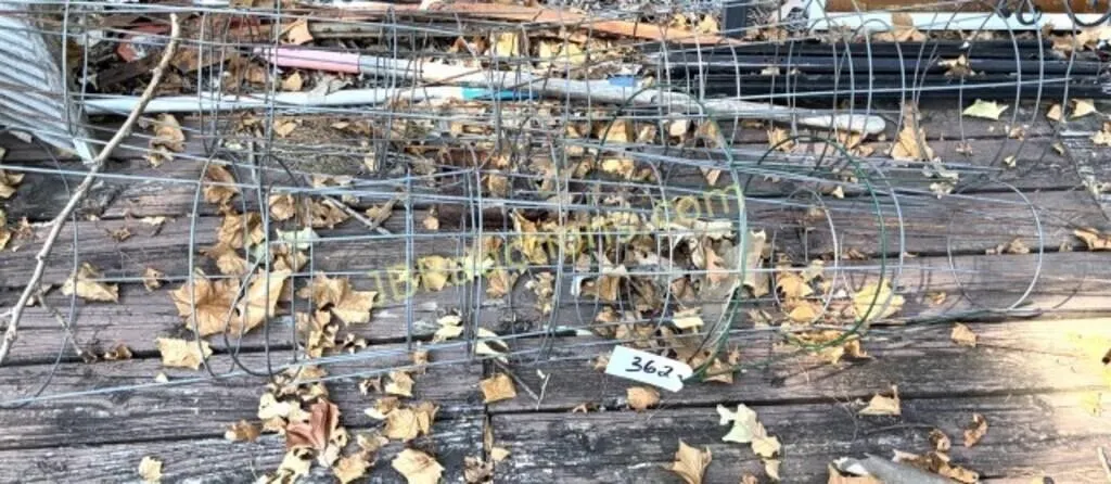 TOMATO CAGES