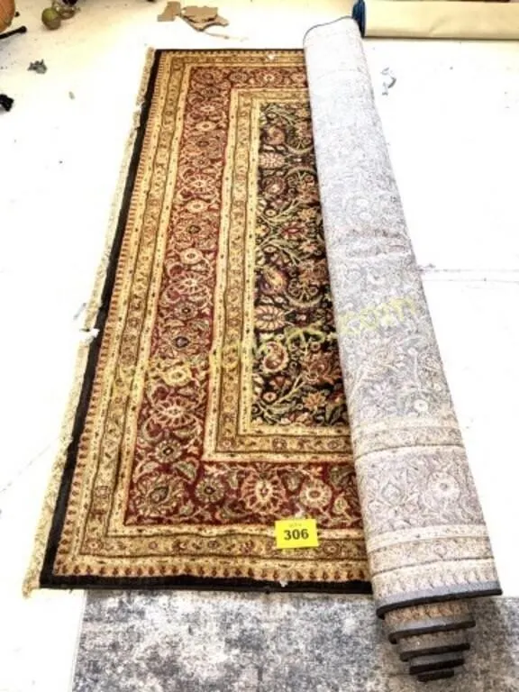 AREA RUG