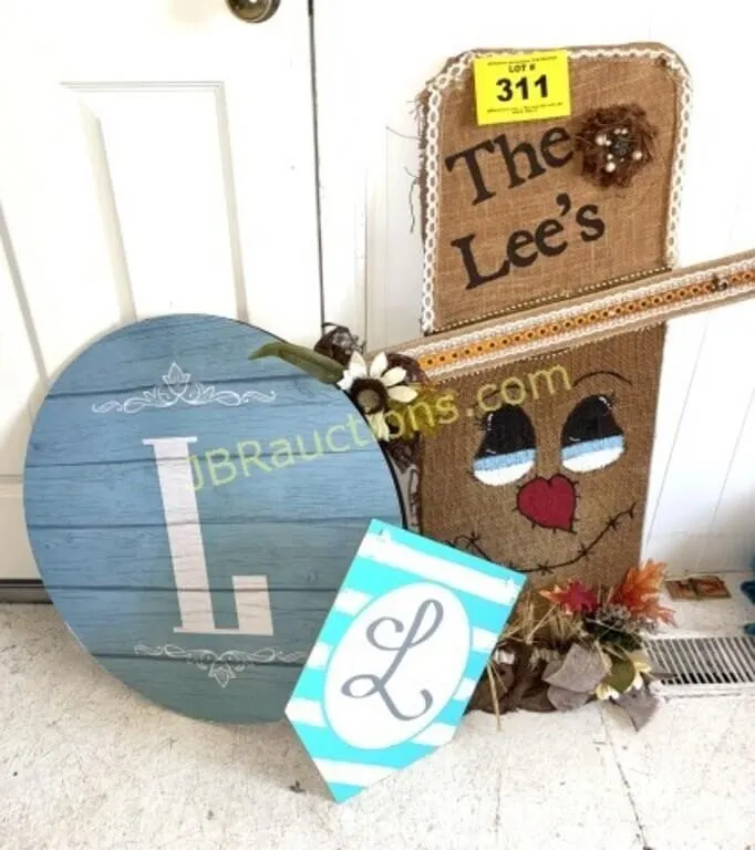WALL DECOR
