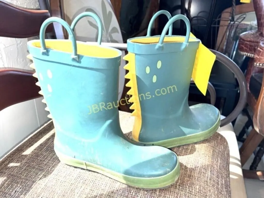 GATOR RAIN BOOTS
