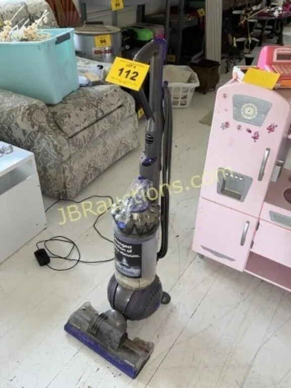 DYSON VACUUM