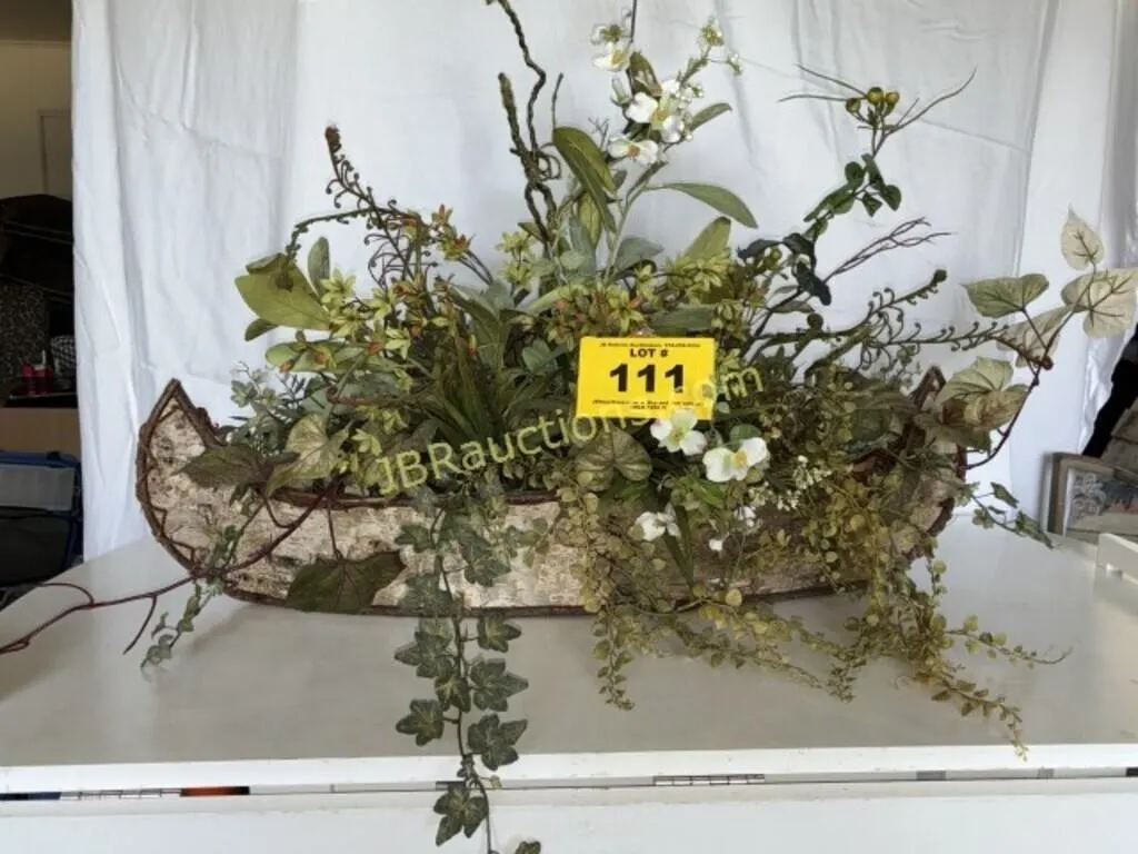 WOOD CANOE PLANTER DECORATION