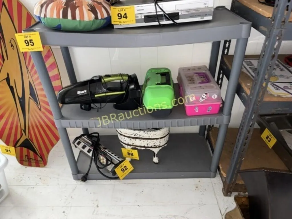 PLASTIC SHELF - NO CONTENTS