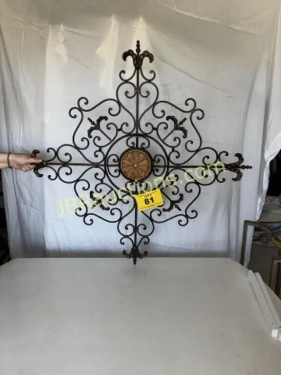 METAL WALL DECORATION