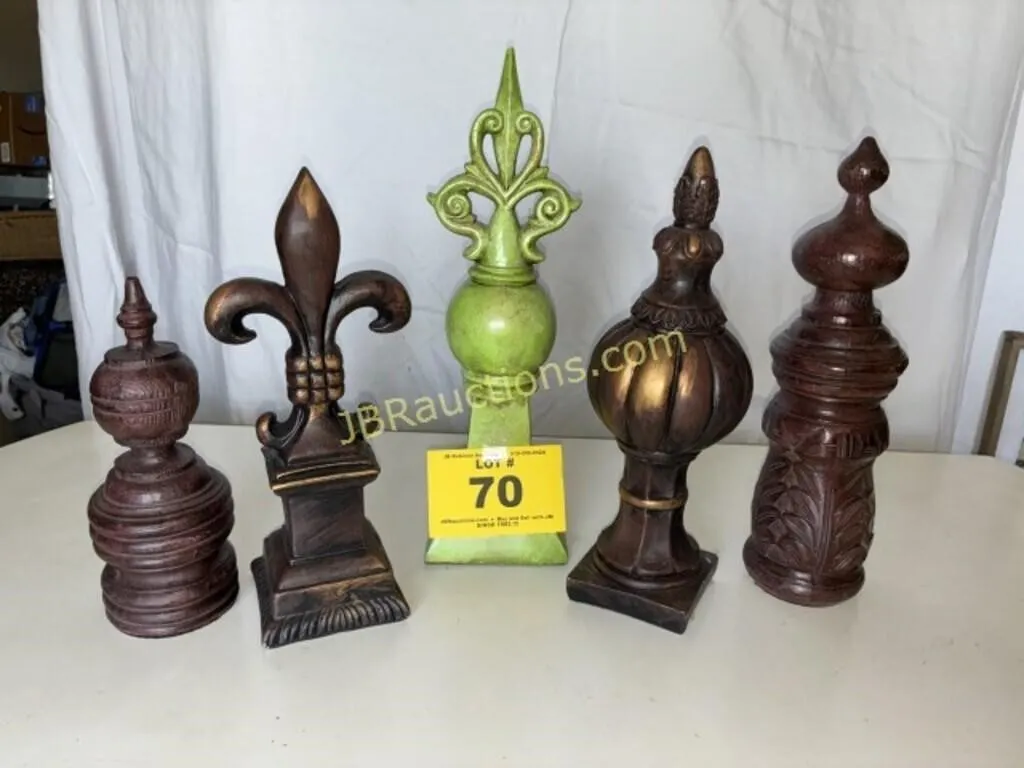 DECORATIVE STATUES (5)