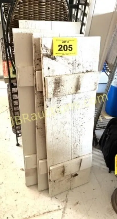 WOOD SHELVES / SHUTTERS