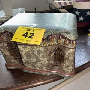 STORAGE BOX