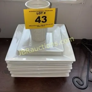 WHITE PLATES