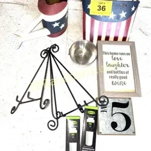 EASELS, DECOR, AMERICANA