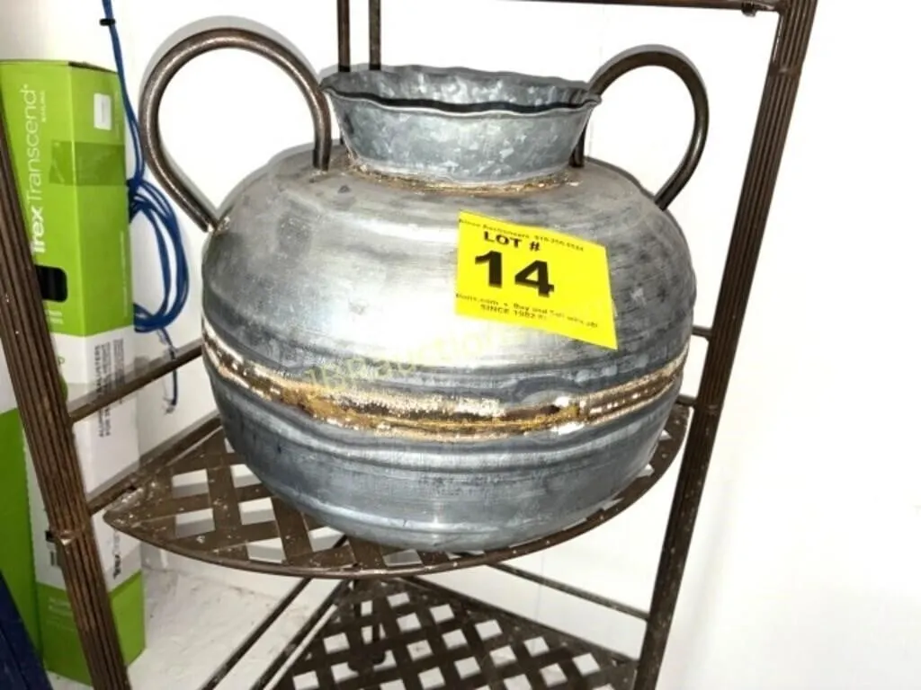 METAL PLANTER