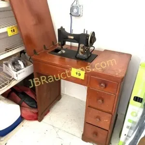 WHITE CABINET SEWING MACHINE