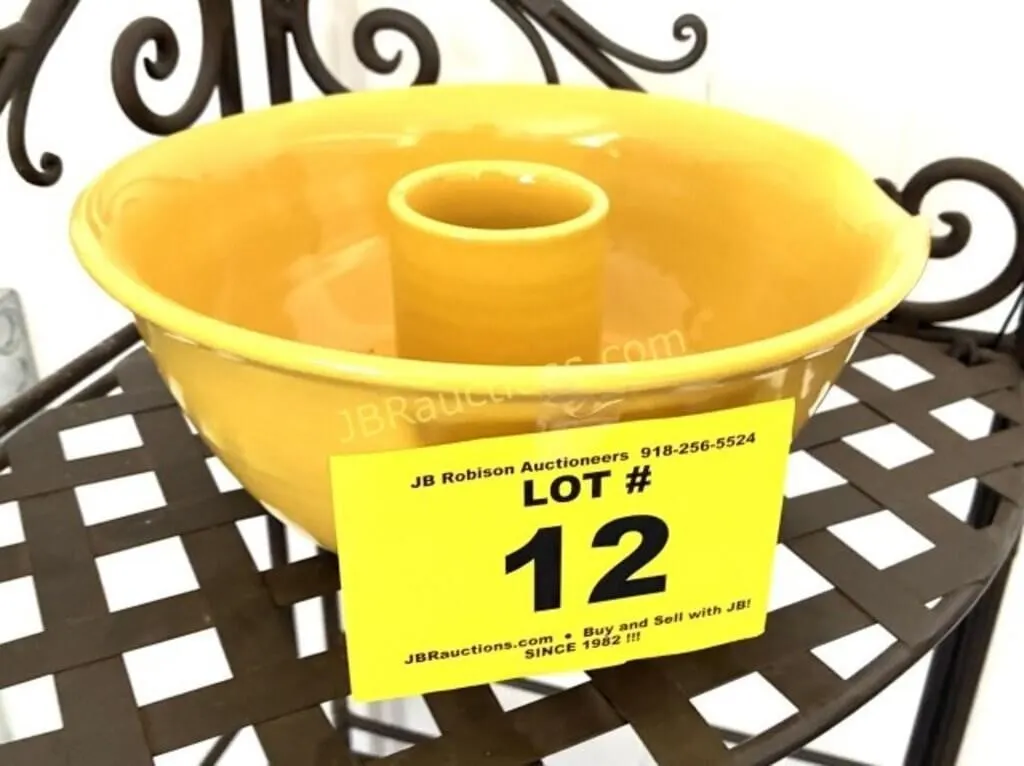 ANNIE'S GARDEN POTTERY BUNDT PAN HAND TURNED