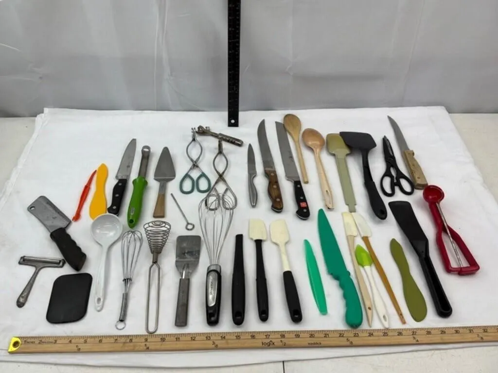 Mixed Kitchen Utensils & Knives (40+pc)