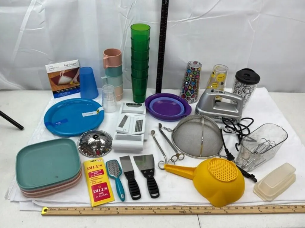 Mixed Kitchenware & Utensils (Lot of 25)
