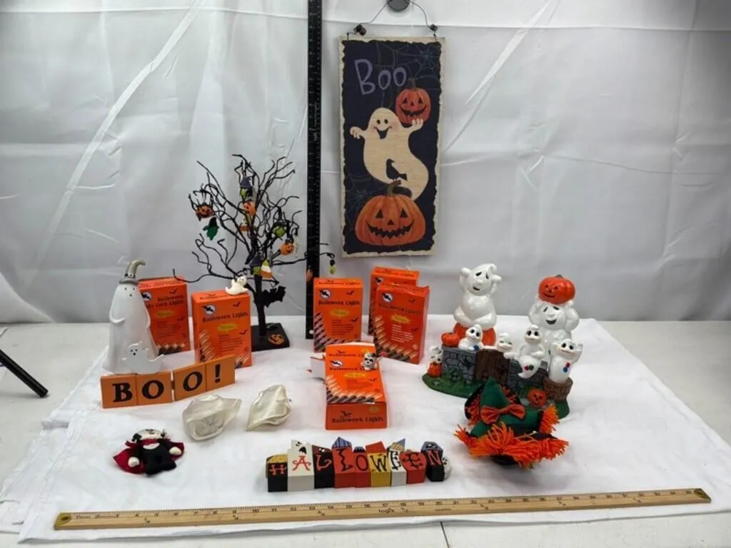 Halloween Decor Mixed Lot (Lot of 18)