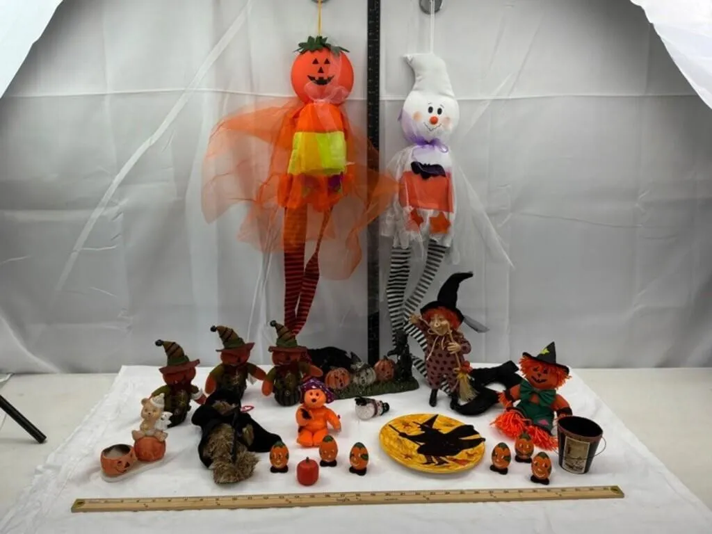 Halloween Decor Mixed Lot - Approx. 25pc