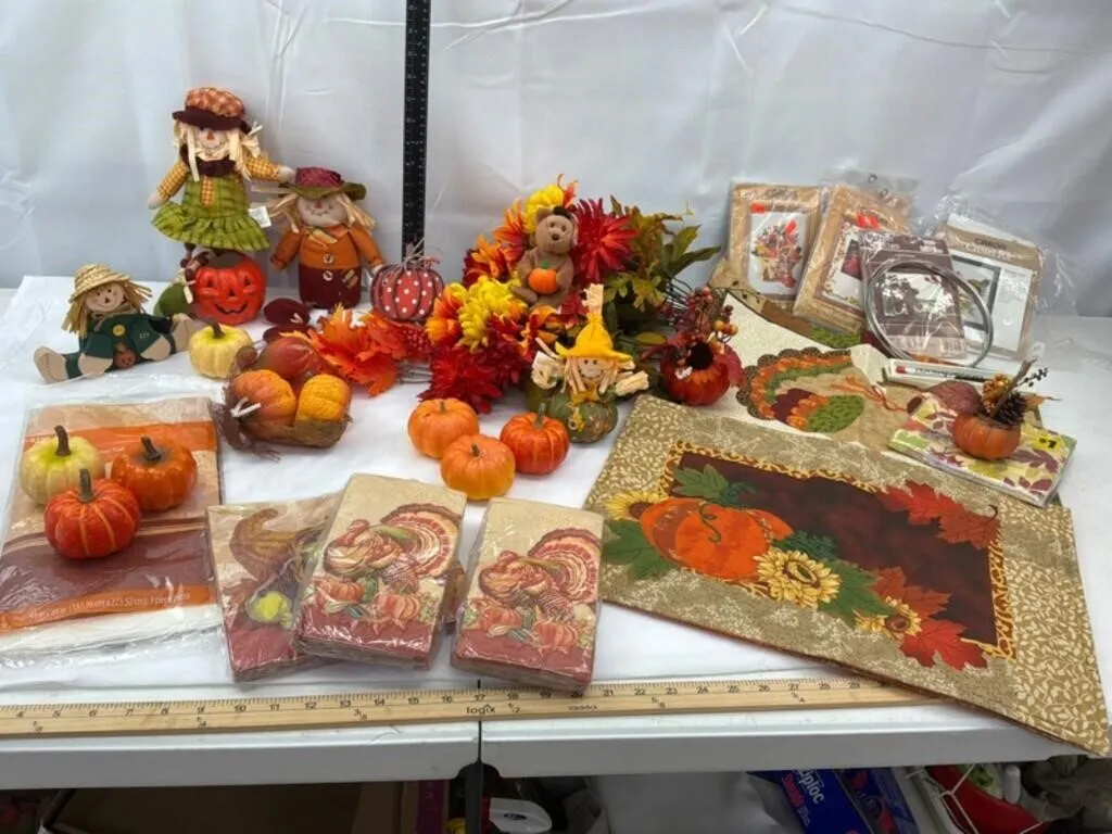 Fall Decor, Linens & Craft Kits (20+pc)