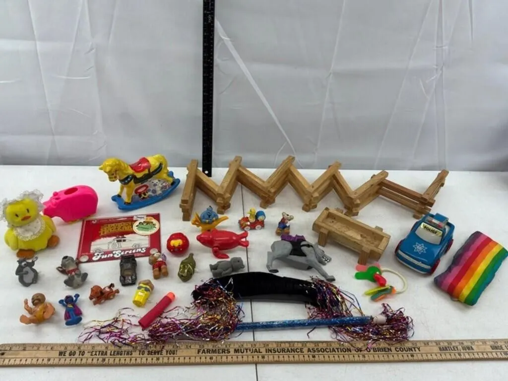 Mixed Vintage Toys & Novelty Assortment 30pc