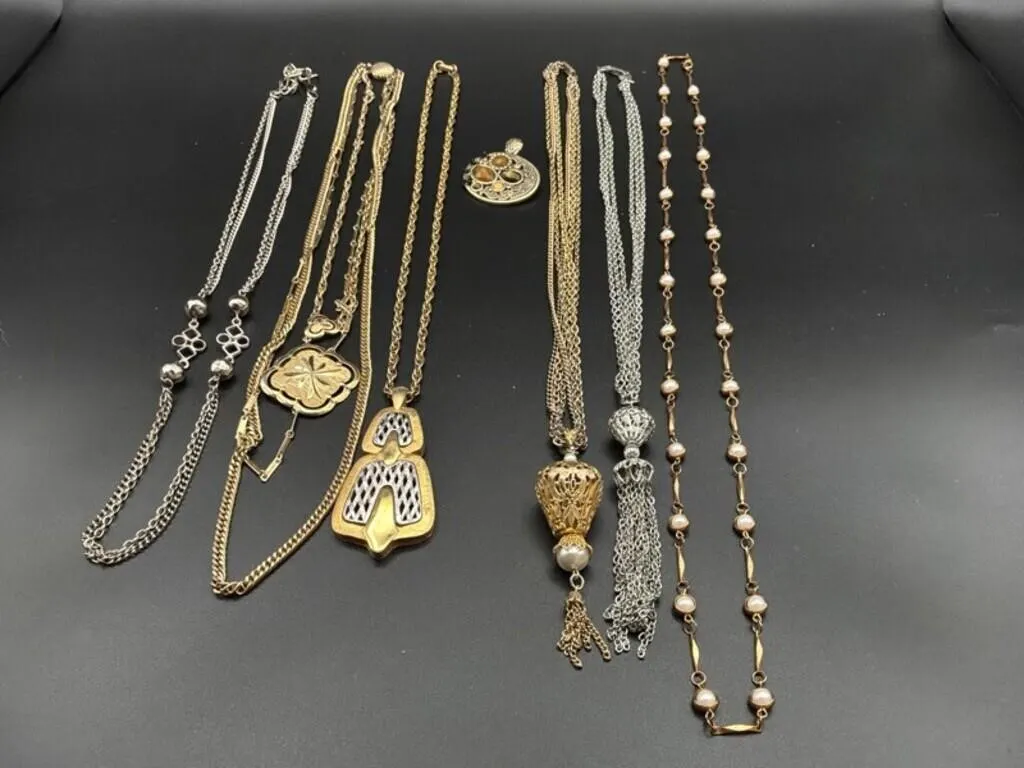 Mixed Costume Jewelry Necklace Assortment
