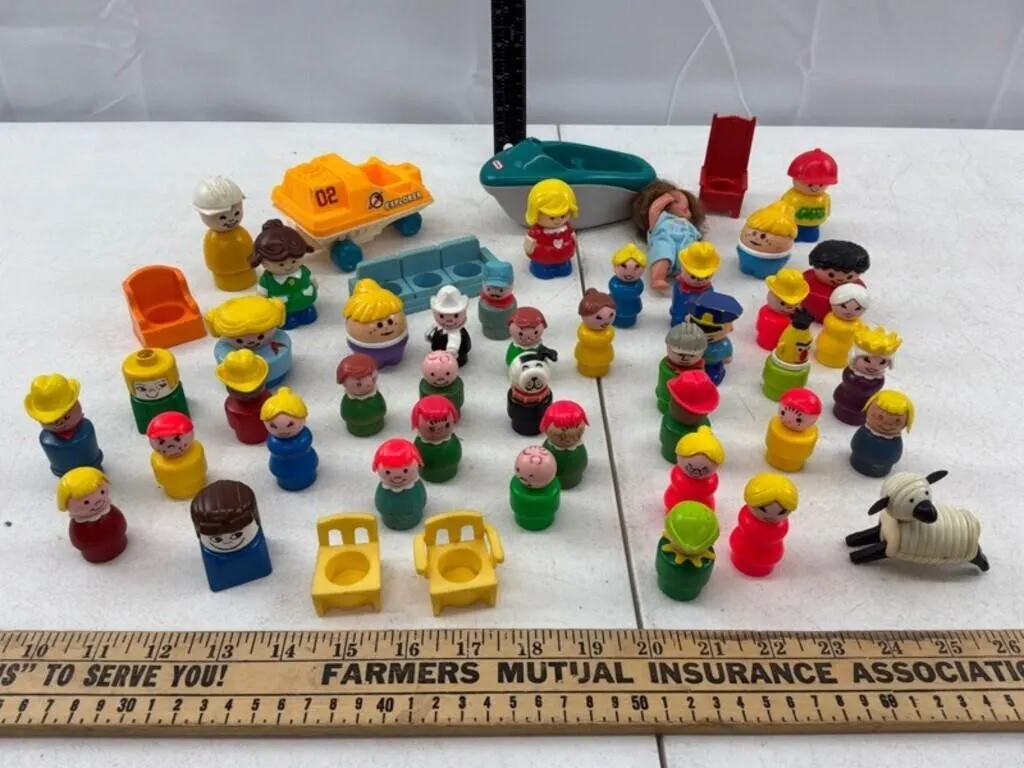 Vintage-Style Peg People & Accessories 50+pc