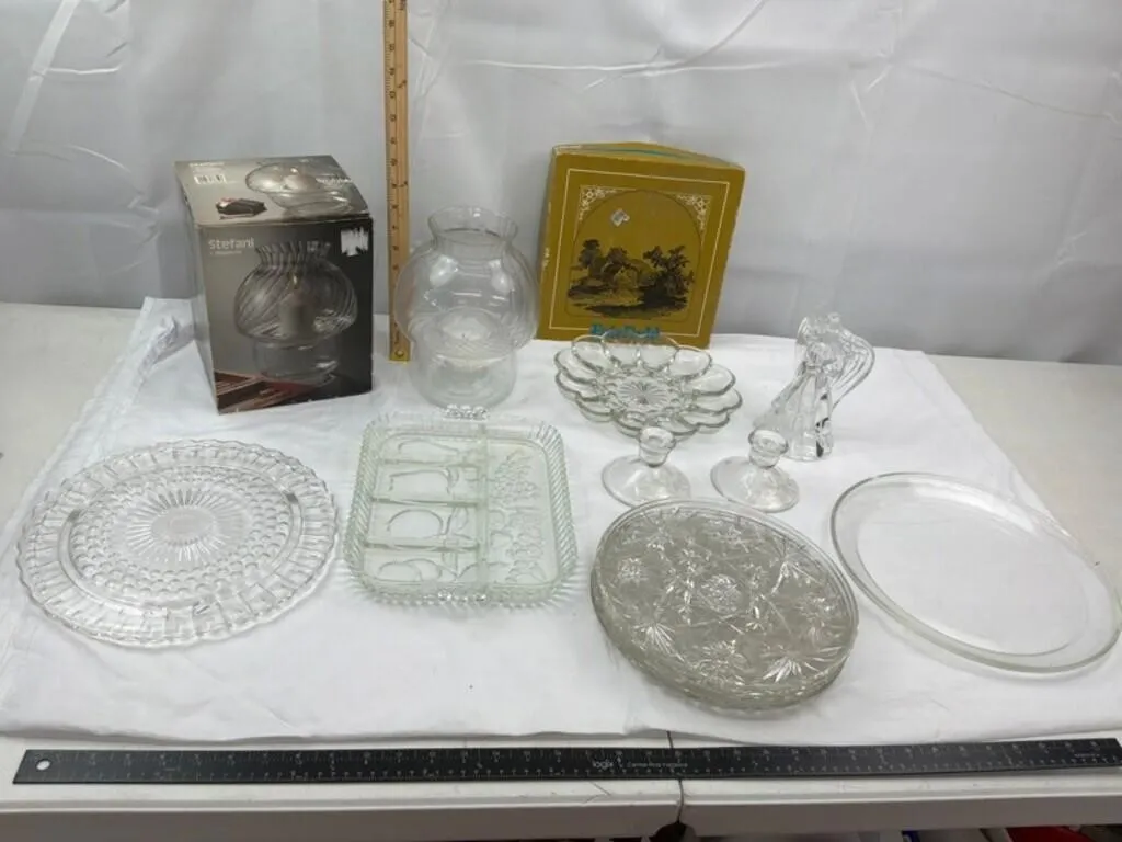 Mixed Glassware & Decorative Pieces (Lot of 12)