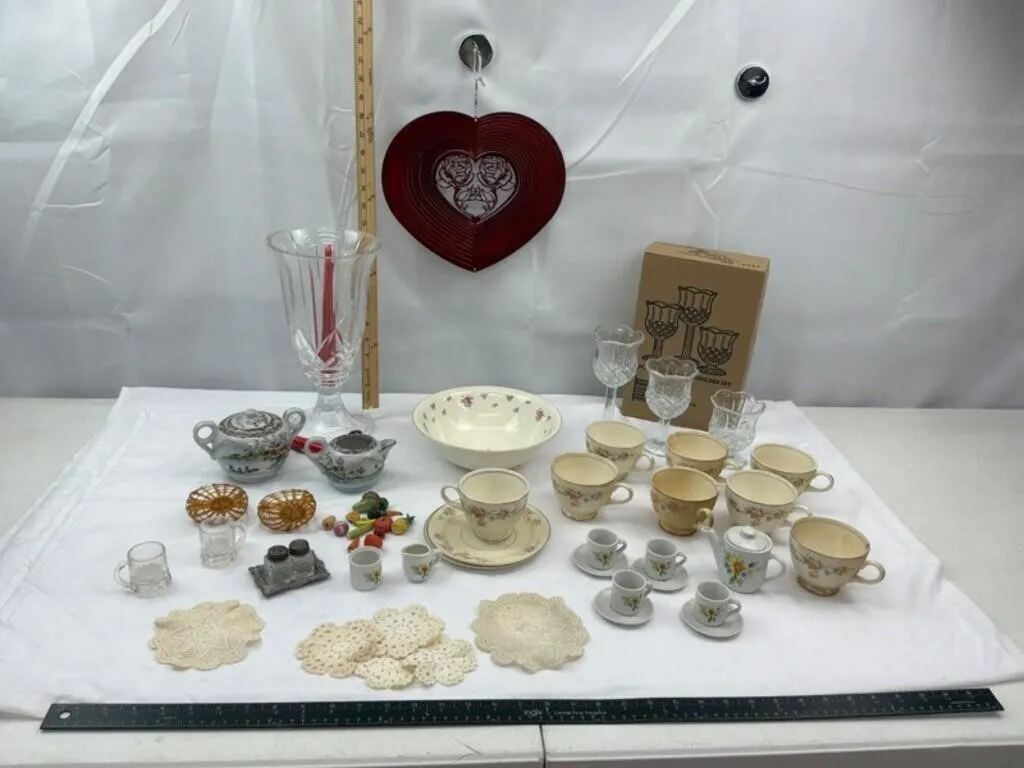 Mixed Tea & Tableware Assortment (30pc+)