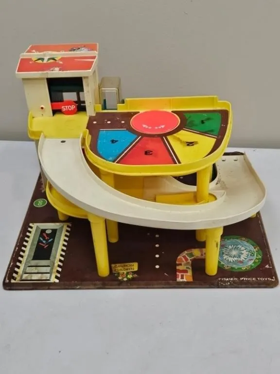 Vintage Fisher-Price Parking Ramp Elevator 930