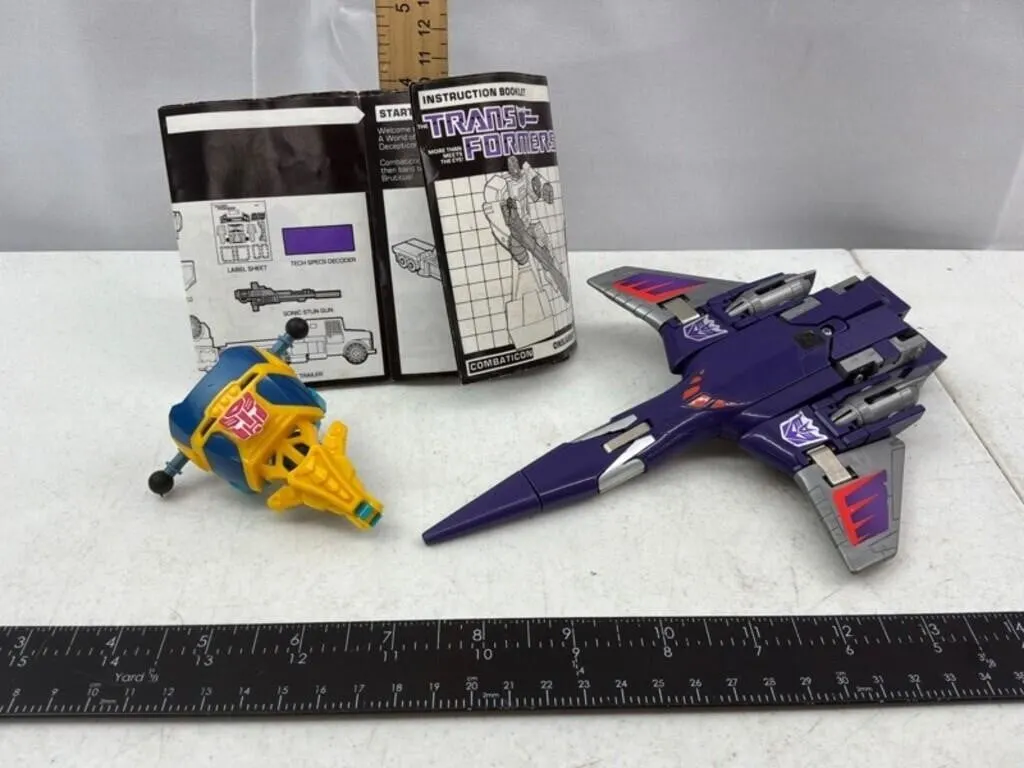 Vintage Transformers Combaticon Figures w/ Booklet