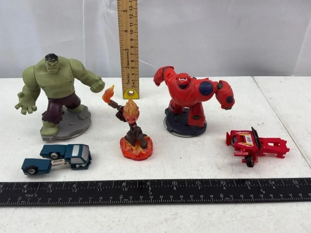 Mixed Superhero Figures & Toy Vehicles (Lot of 5)