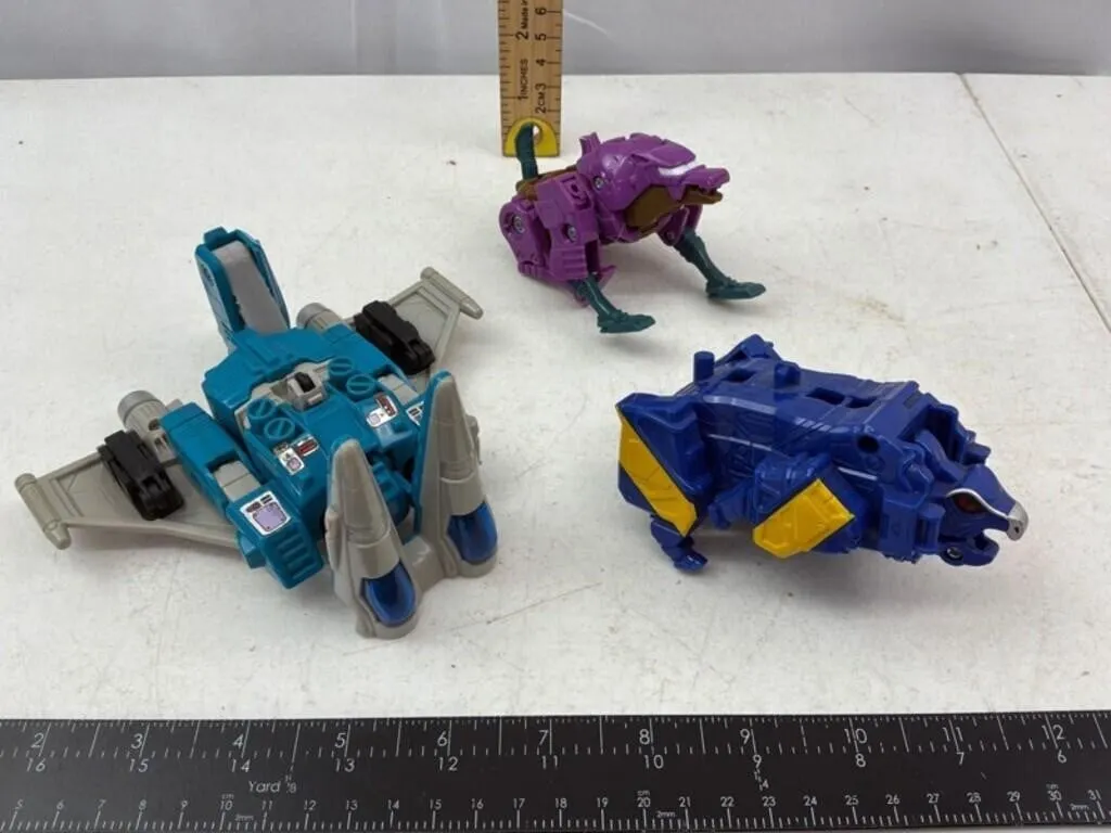 Mixed Toy Figures (3pc)