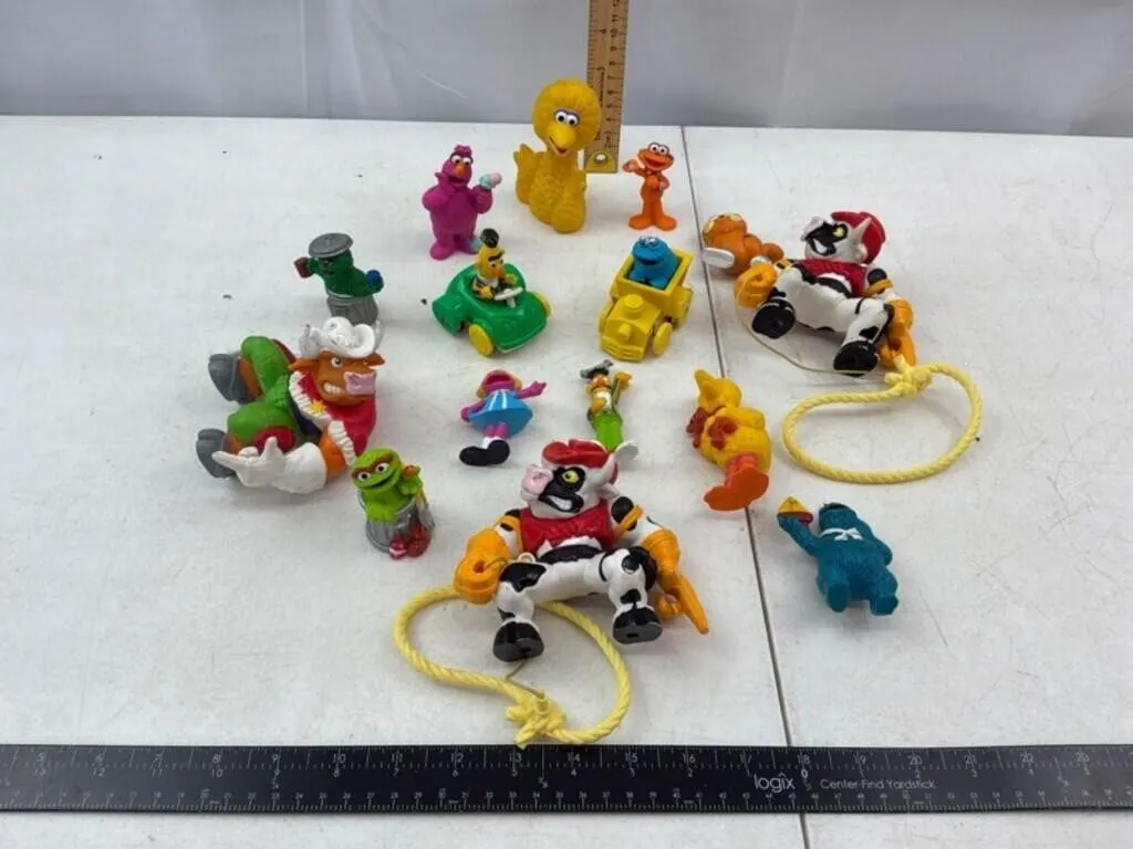 Sesame Street & Mixed Figures (Lot of 16)