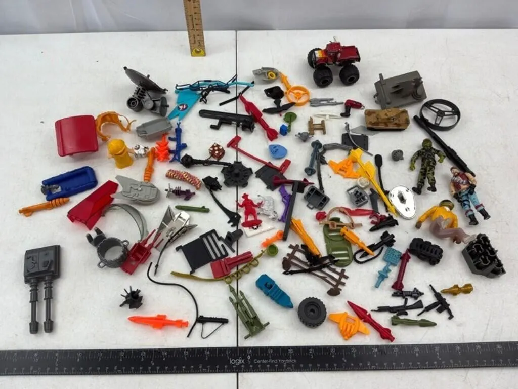 Mixed Toy Action Figures & Parts