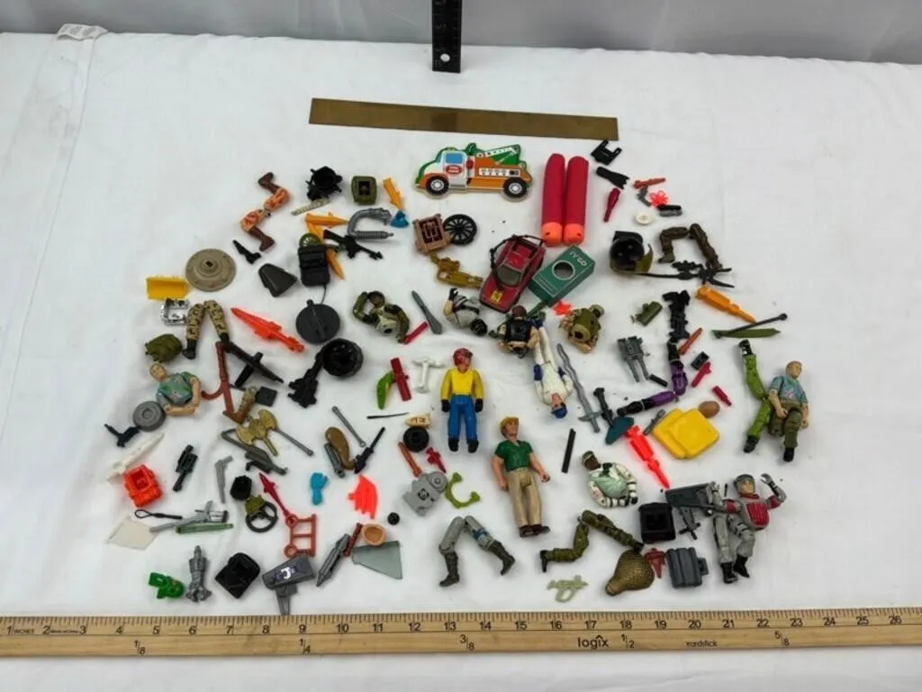 Vintage Action Figure Parts 100+pc