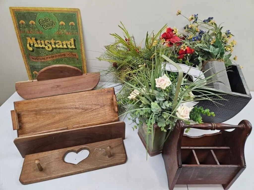 Vintage Mixed Home Decor (Lot of 8)