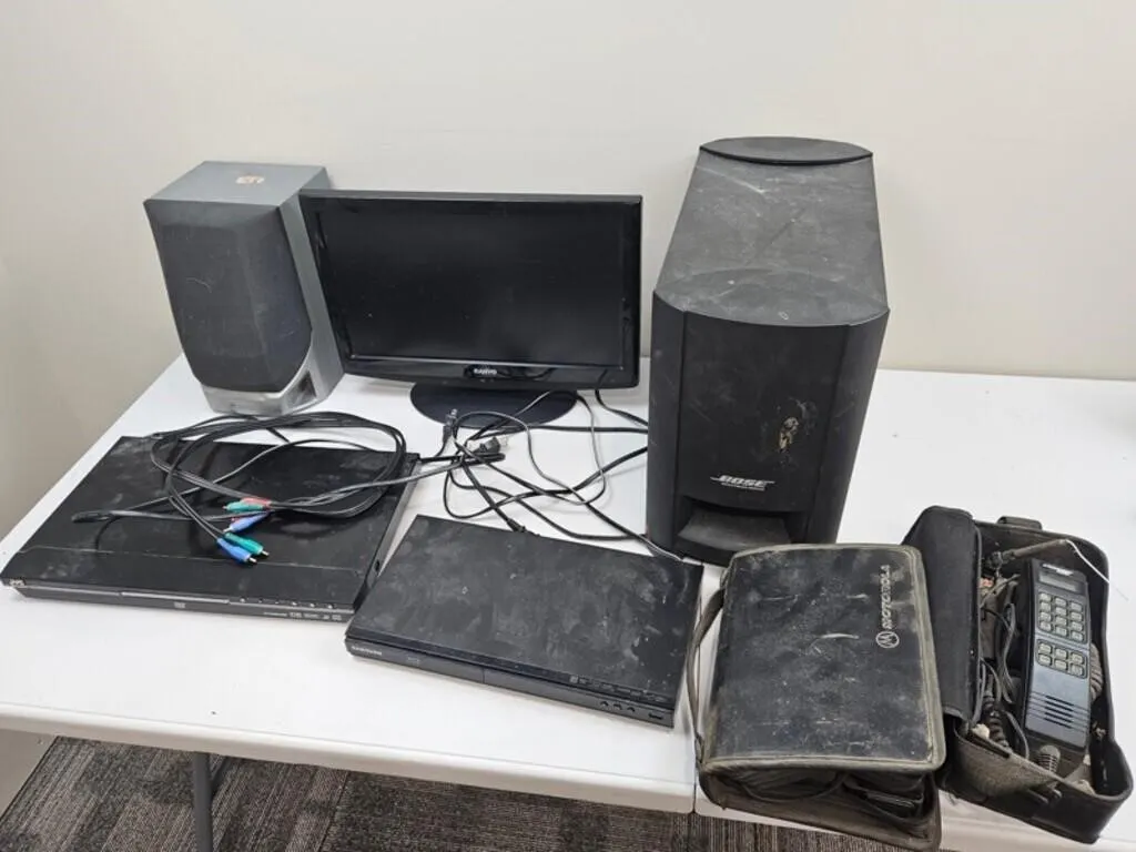 Sanyo TV, Samsung Blu-ray & More (Lot of 7)