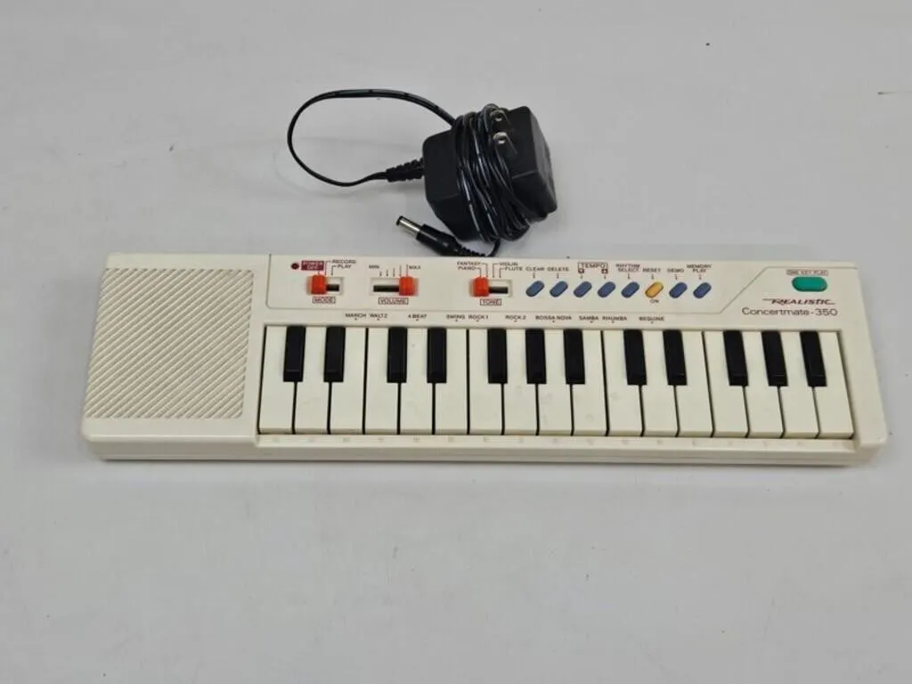 Vintage Realistic Concertmate-350 Keyboard