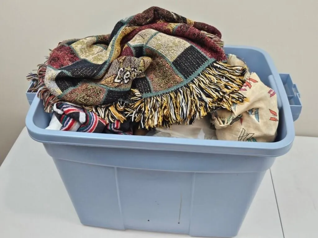 Vintage Mixed Textile & Kitchen Linen Lot