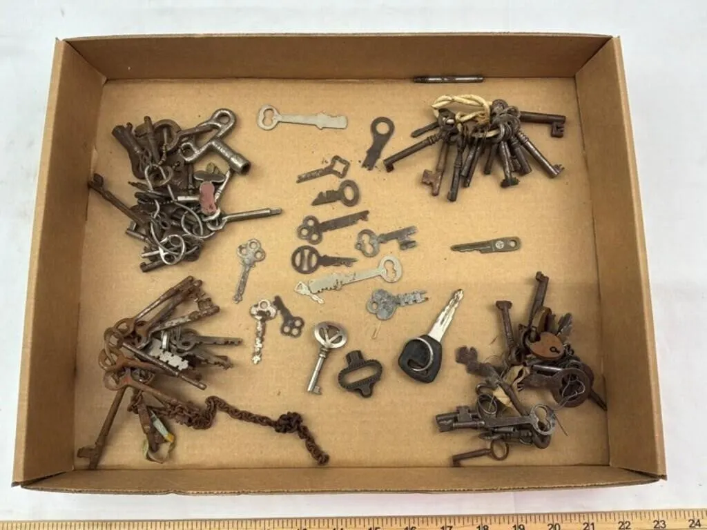 Vintage Mixed Key Collection - Skeleton & Clock