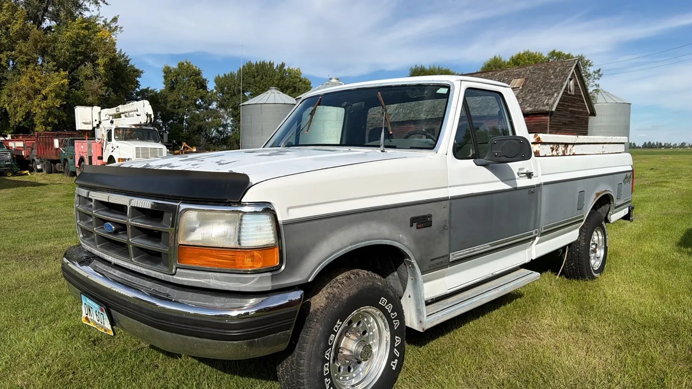 1993 Ford F150 XLT 4WD regular cab