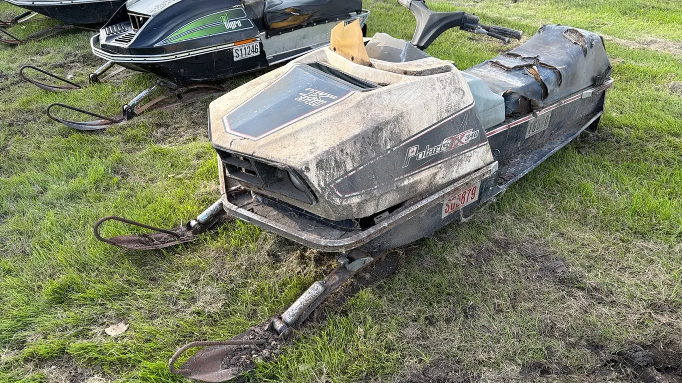 Polaris TX340 snowmobile (Non-Running)