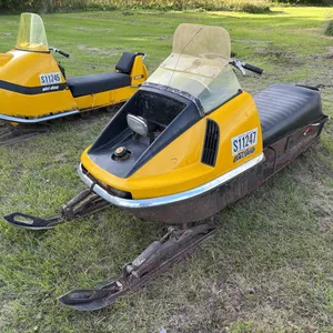 Ski-Doo Blizzard Snowmobile (Non-Running)